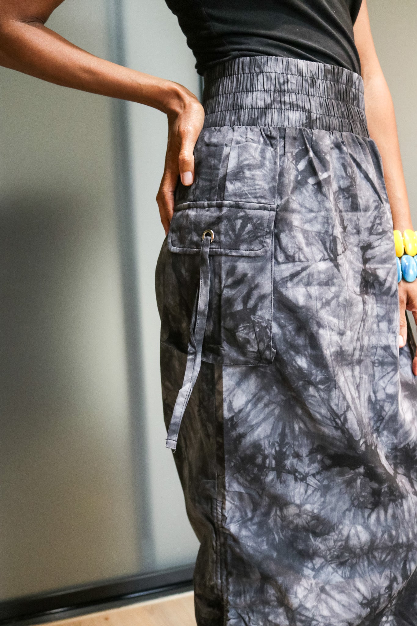 RUCHED CHIC MAXI SKIRT-Black